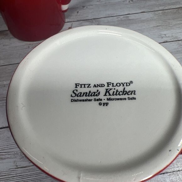 VINTAGE FITZ & FLOYD 4- CERAMIC SANTA RED CANDY CANE MUG Christmas Holiday - Picture 4 of 5